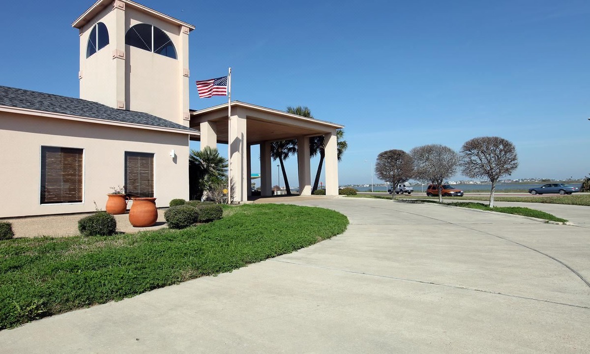 Rockport Hotel | Days Inn by Wyndham Rockport Texas