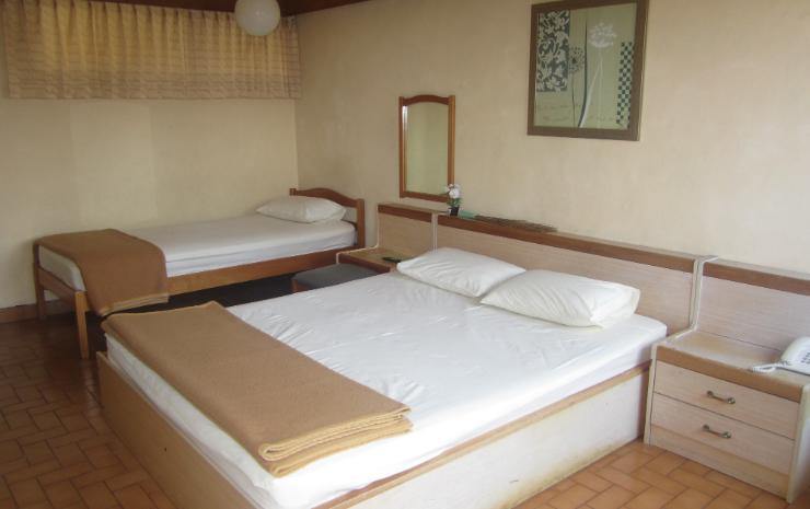 Ambarawa Hotel | Family Room at Bismo 6 (1 Bedroom) by Hotel Azaya