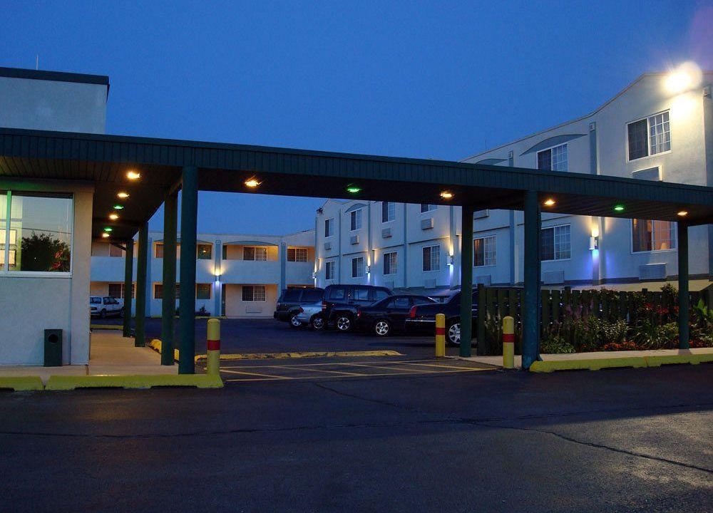 Schiller Park Hotel | O'Hare Inn & Suites