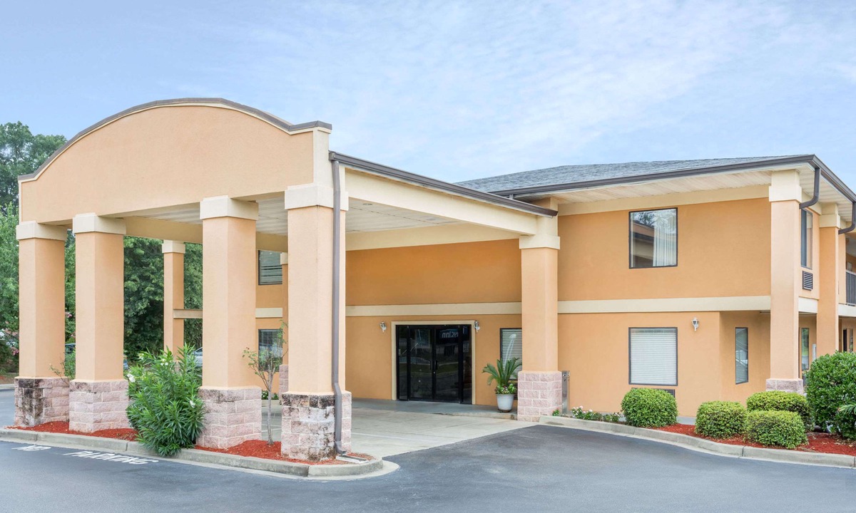 Blythewood Hotel | Days Inn by Wyndham North Columbia Ft. Jackson