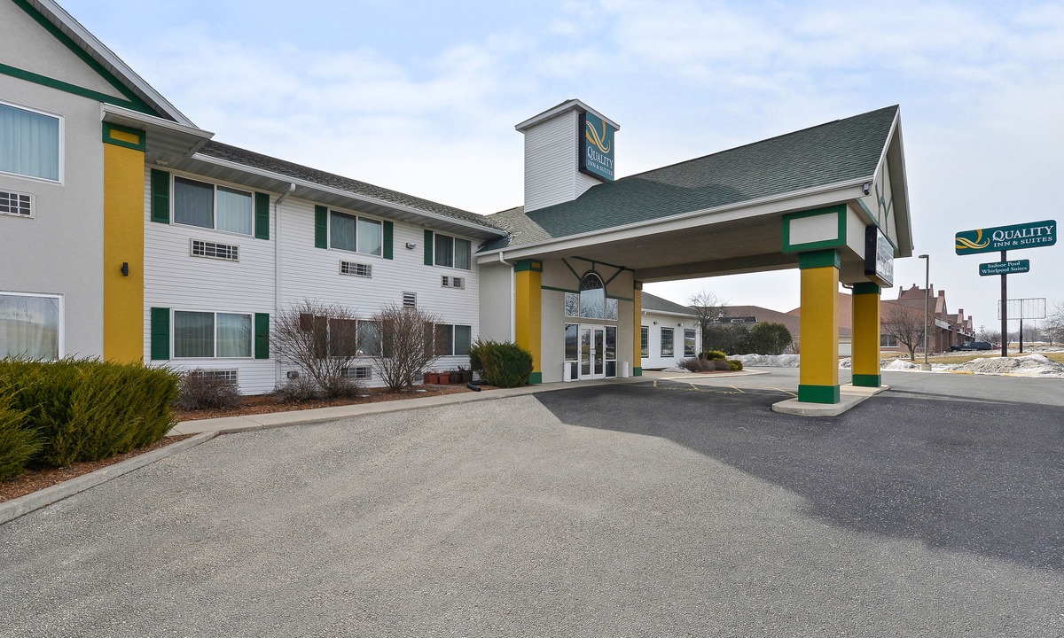 Stoughton Hotel | Quality Inn & Suites Stoughton - Madison South