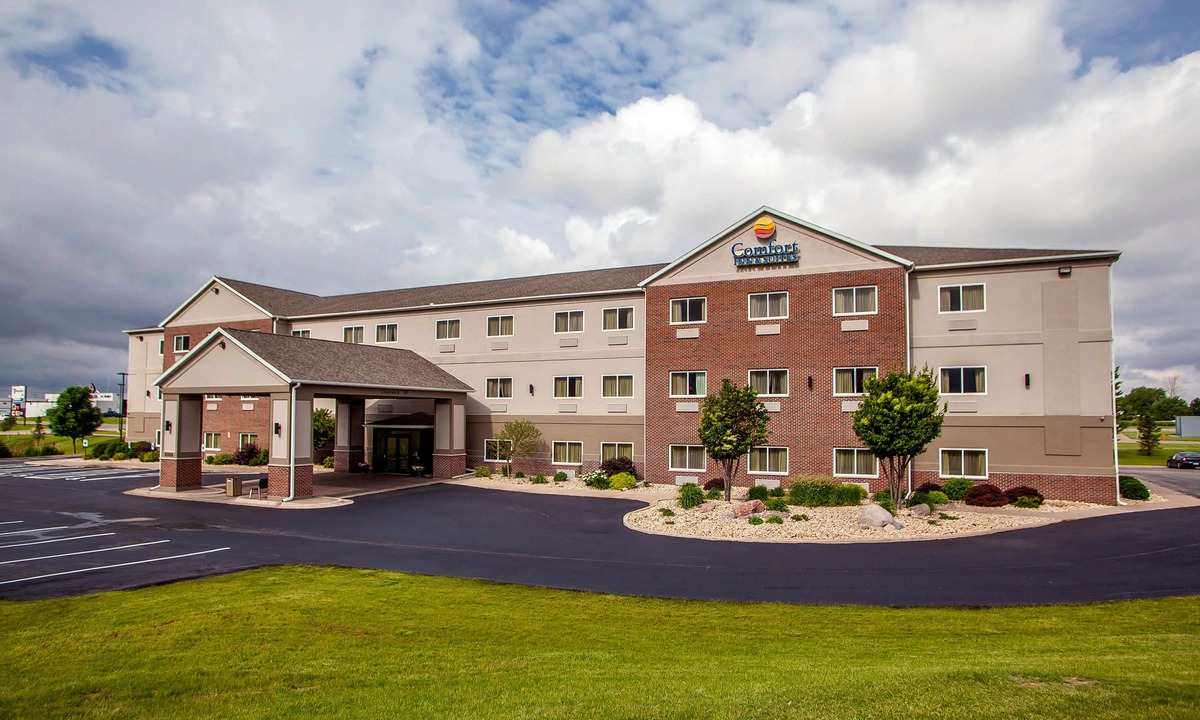 Quad Cities Hotel | Comfort Inn & Suites Davenport - Quad Cities