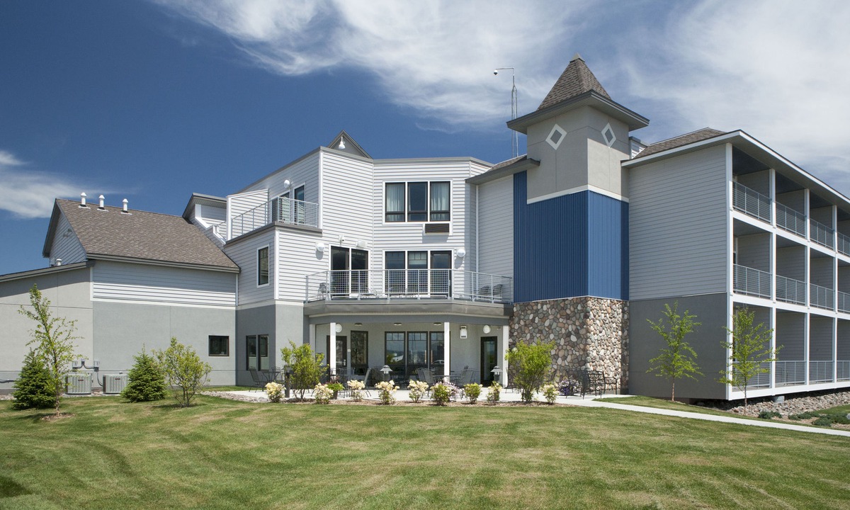 Park Point Hotel | Park Point Marina Inn