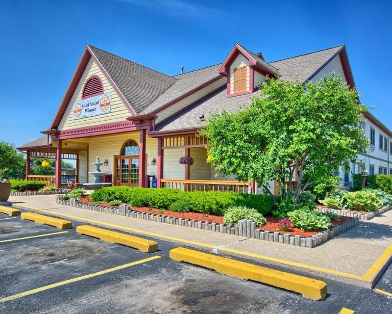 Grand Rapids Hotel | Econo Lodge Inn & Suites