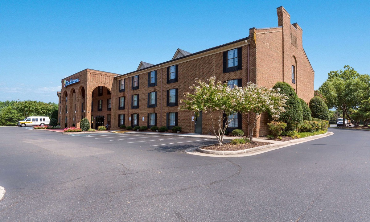 Central Newport News Hotel | Comfort Inn Newport News - Hampton I-64