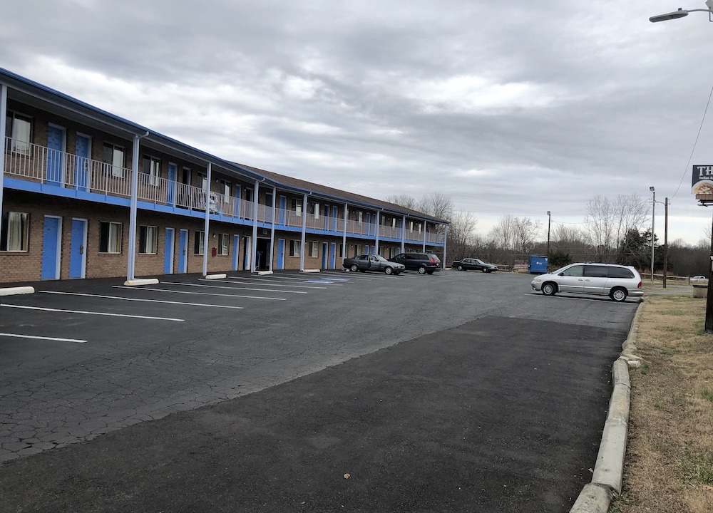 Arlington Hotel | Americas Best Value Inn - Jonesville