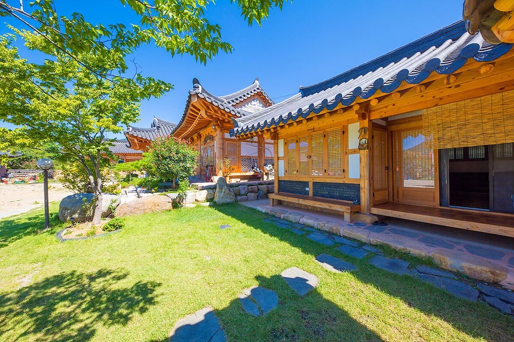 Nagan-myeon Hotel | Mr.Choi Hanok Pension