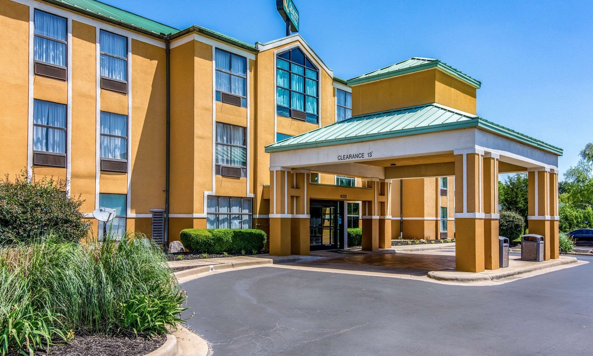 Maumelle Hotel | Quality Suites Maumelle - Little Rock NW