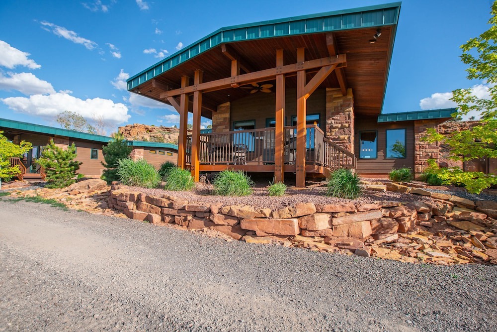 Torrey Hotel | Cougar Ridge Lodge