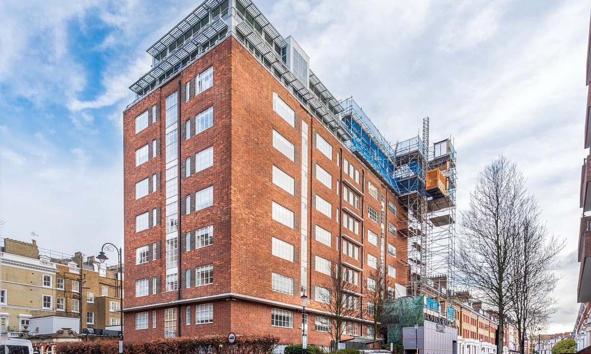 Courtfield Hotel | Roland House