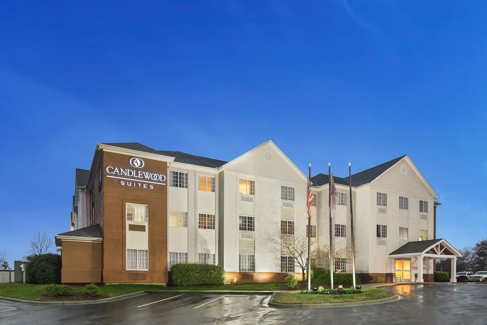 Arrowood Hotel | Candlewood Suites - Charlotte - Arrowood