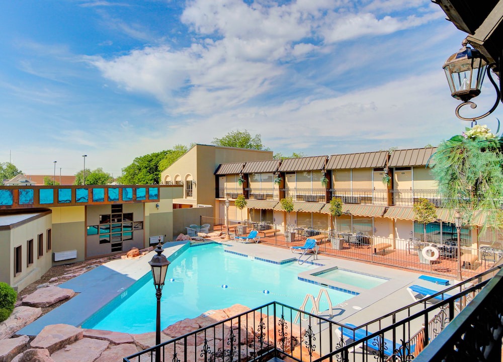 Enid Hotel | Western Inn and Suites