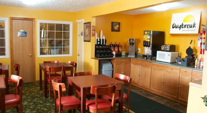 Farmer City Hotel | Days Inn by Wyndham Farmer City
