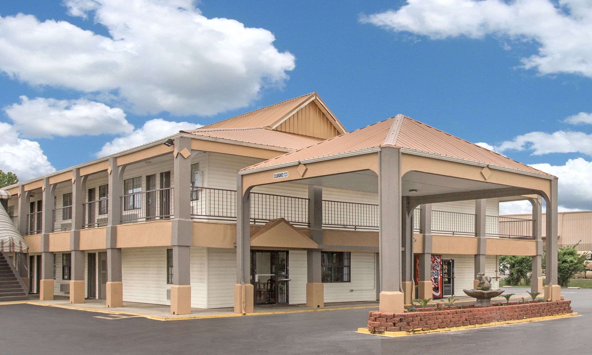 Monroe Hotel | Days Inn by Wyndham Monroe