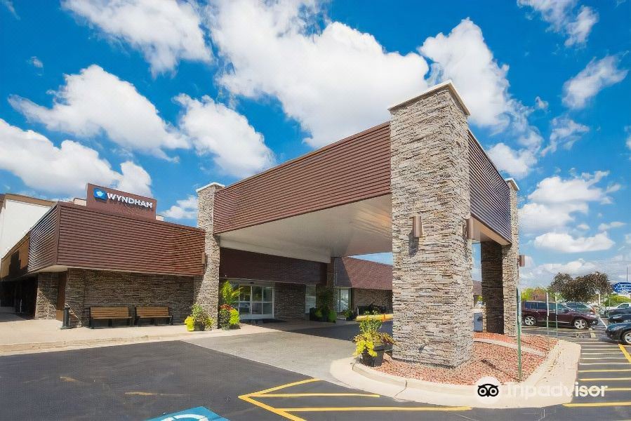 Des Plaines Hotel | Wyndham Chicago O'Hare