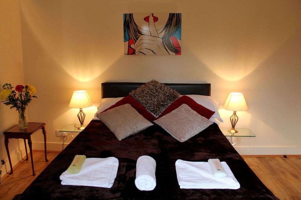 Bensham Manor Hotel | The Crystal Lodge Hotel