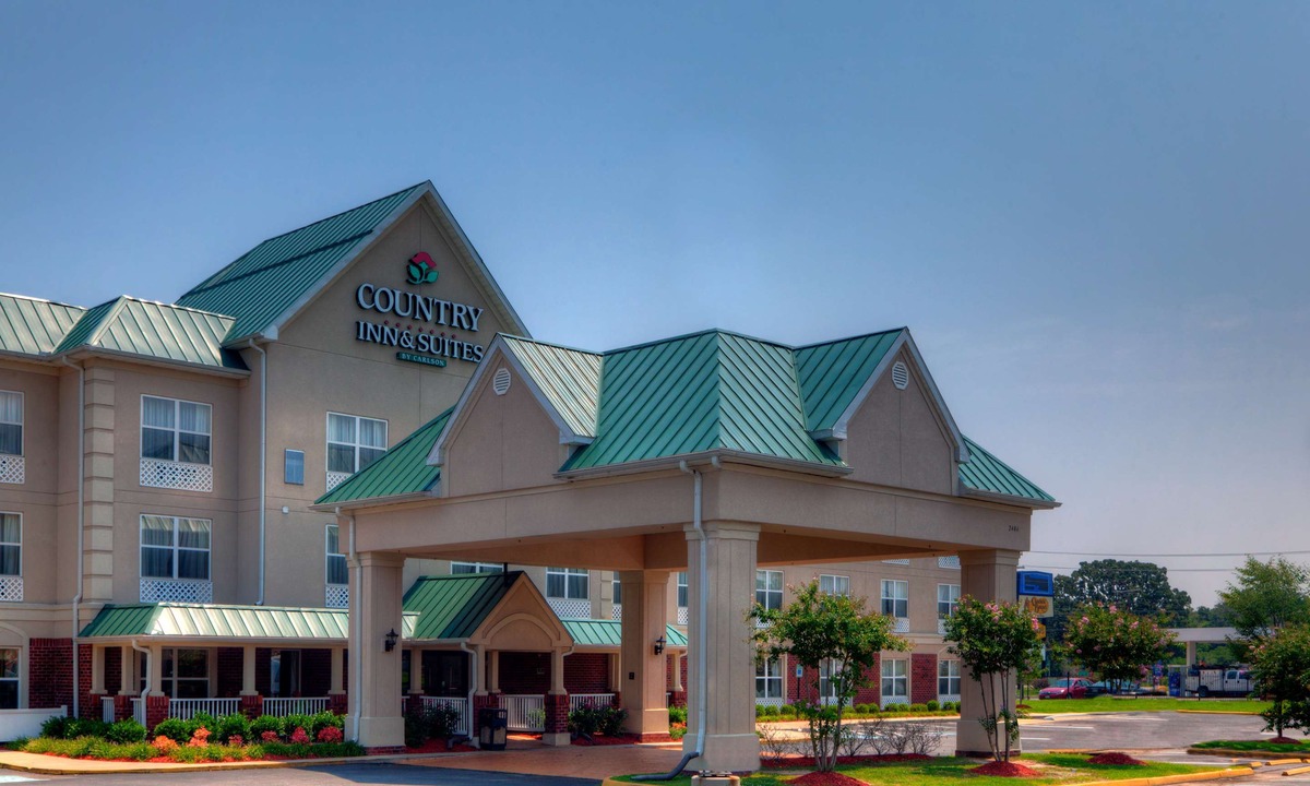 Bermuda Hotel | Country Inn & Suites by Radisson, Chester, VA