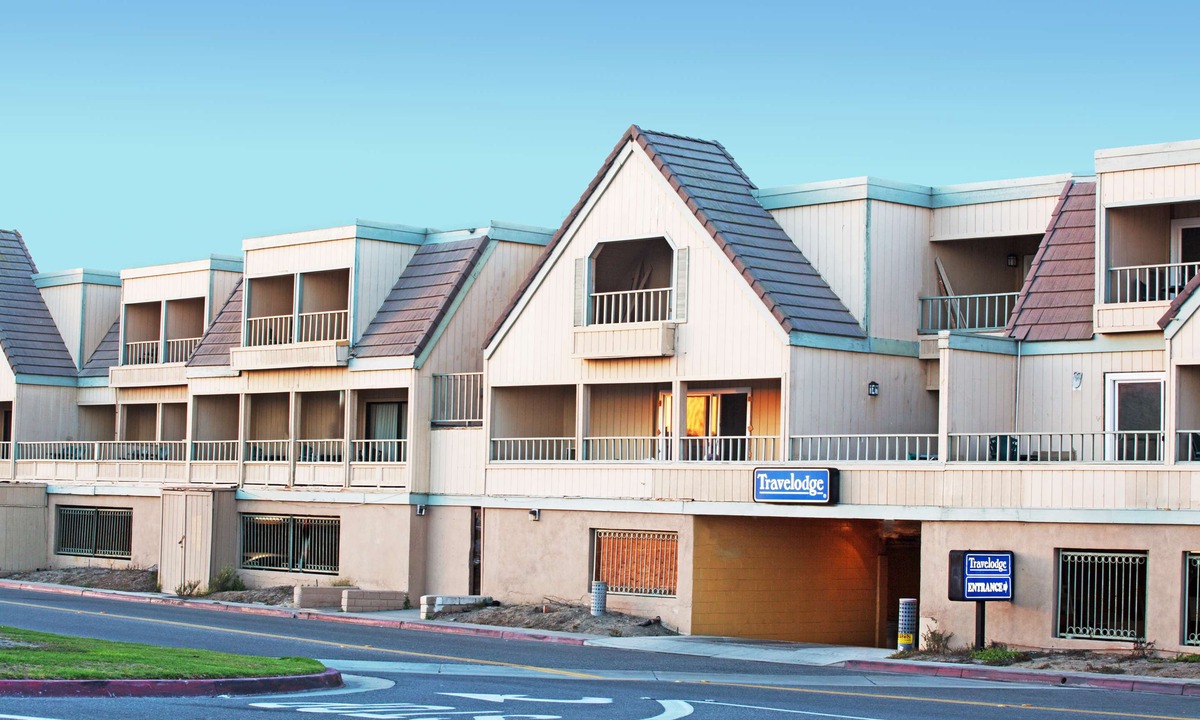 Sunset Beach Hotel | Travelodge by Wyndham Ocean Front