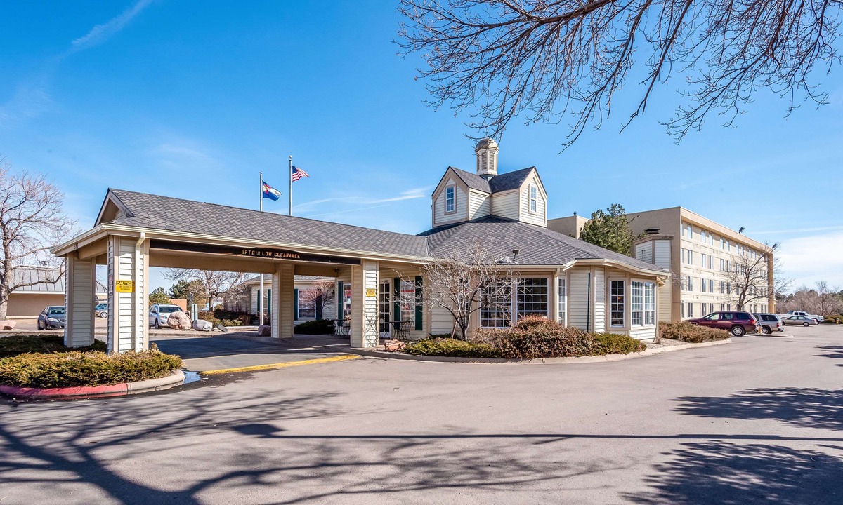 West Colorado Springs Hotel | Quality Inn & Suites Garden of The Gods