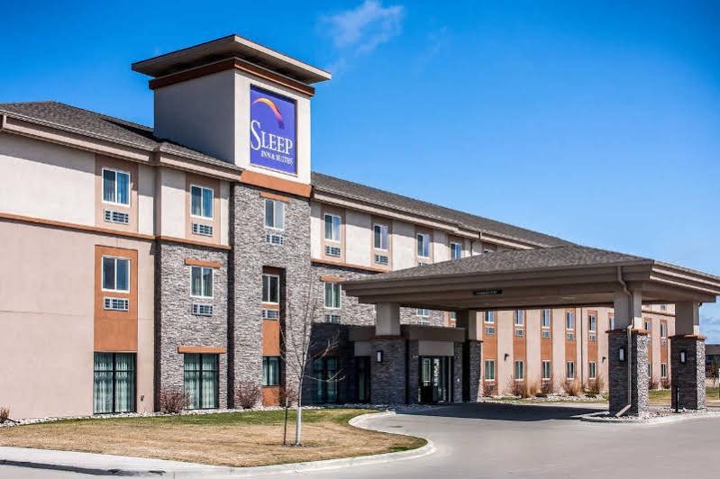 Devils Lake Hotel | Sleep Inn & Suites Devils Lake