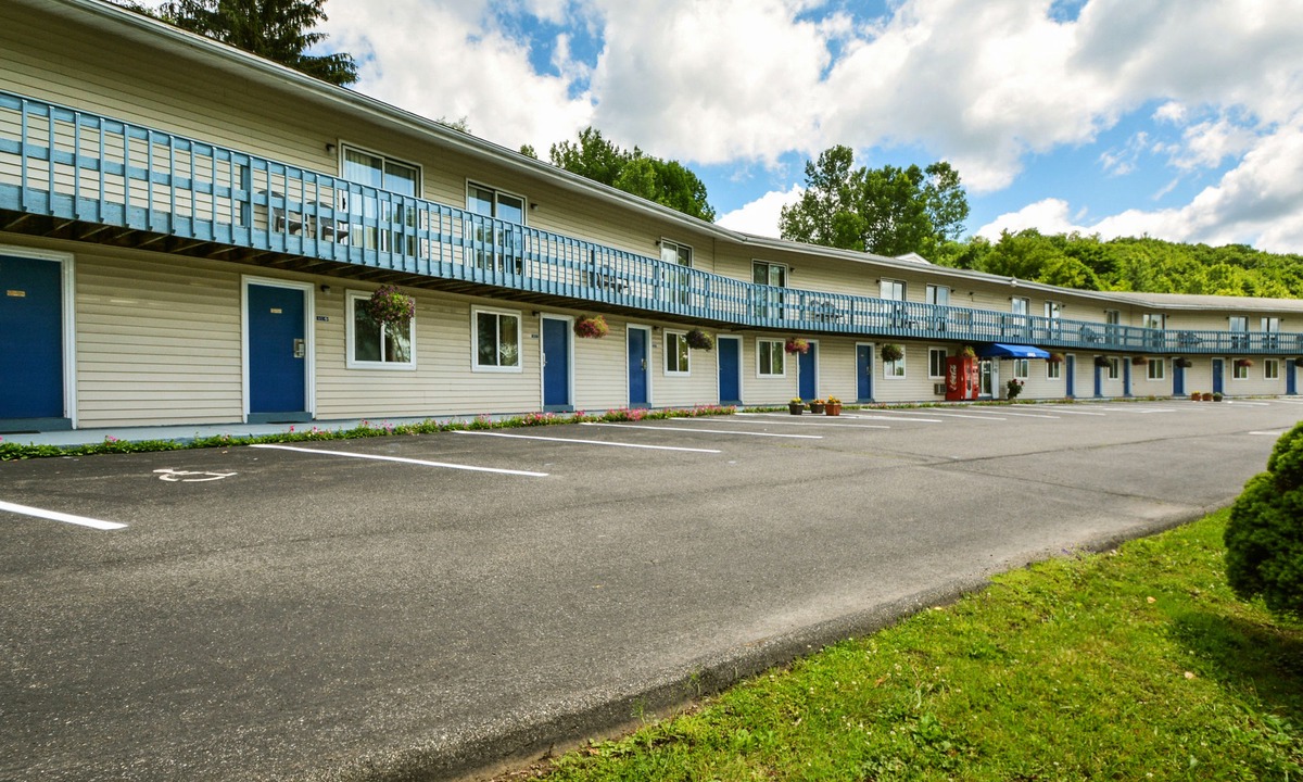 Lee Hotel | Econo Lodge Lee - Great Barrington