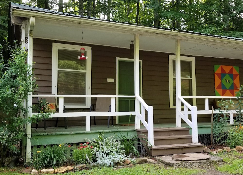Crumpler Hotel | The Cabins at Healing Springs