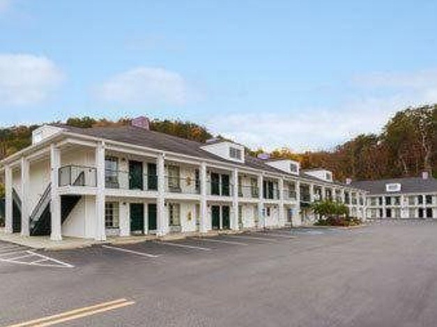 Easley Hotel | Baymont by Wyndham Easley/Greenville