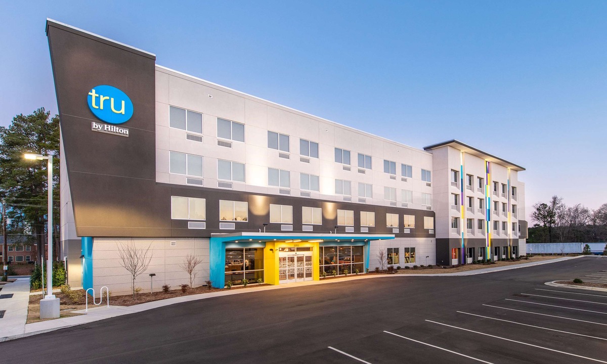 Cape Fear Hotel | Tru by Hilton Fayetteville I-95, NC