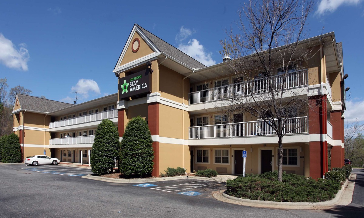 Greensboro Hotel | Extended Stay America Suites - Greensboro - Wendover Ave - Big Tree Way
