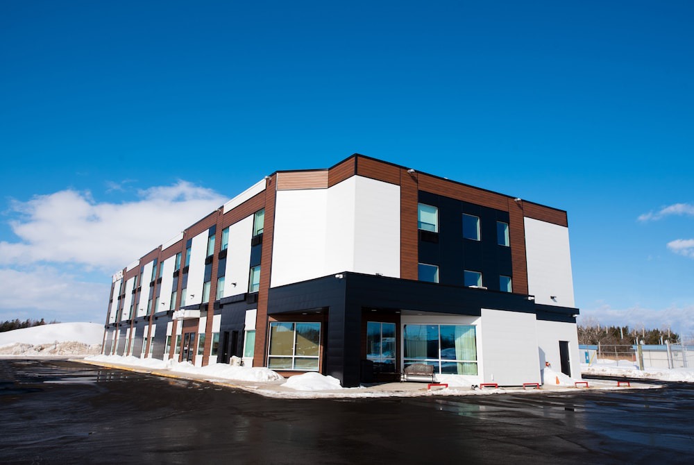 Berthierville Hotel | Days Inn by Wyndham Berthierville