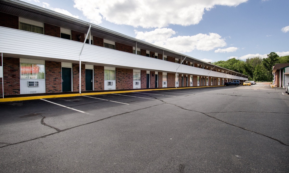 Northborough Hotel | Econo Lodge Inn & Suites