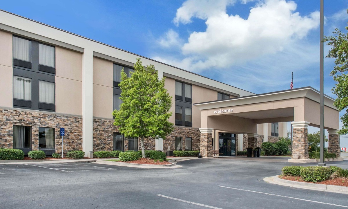 Douglas Hotel | Hampton Inn Douglas