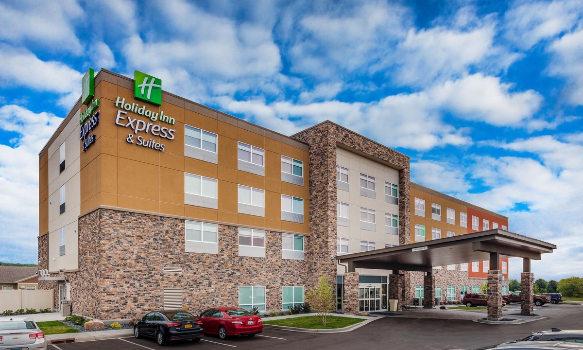 Rice Lake Hotel | Holiday Inn Express & Suites Rice Lake, an Ihg Hotel