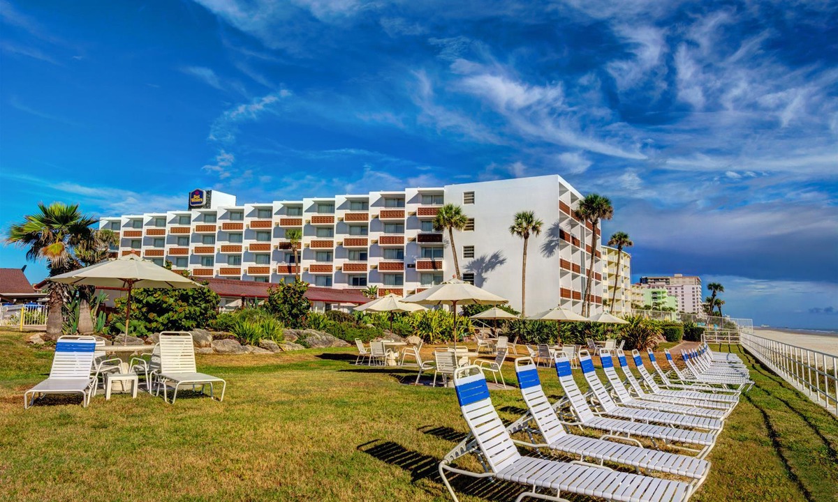 Daytona Beach Shores Hotel | Best Western Aku Tiki Inn