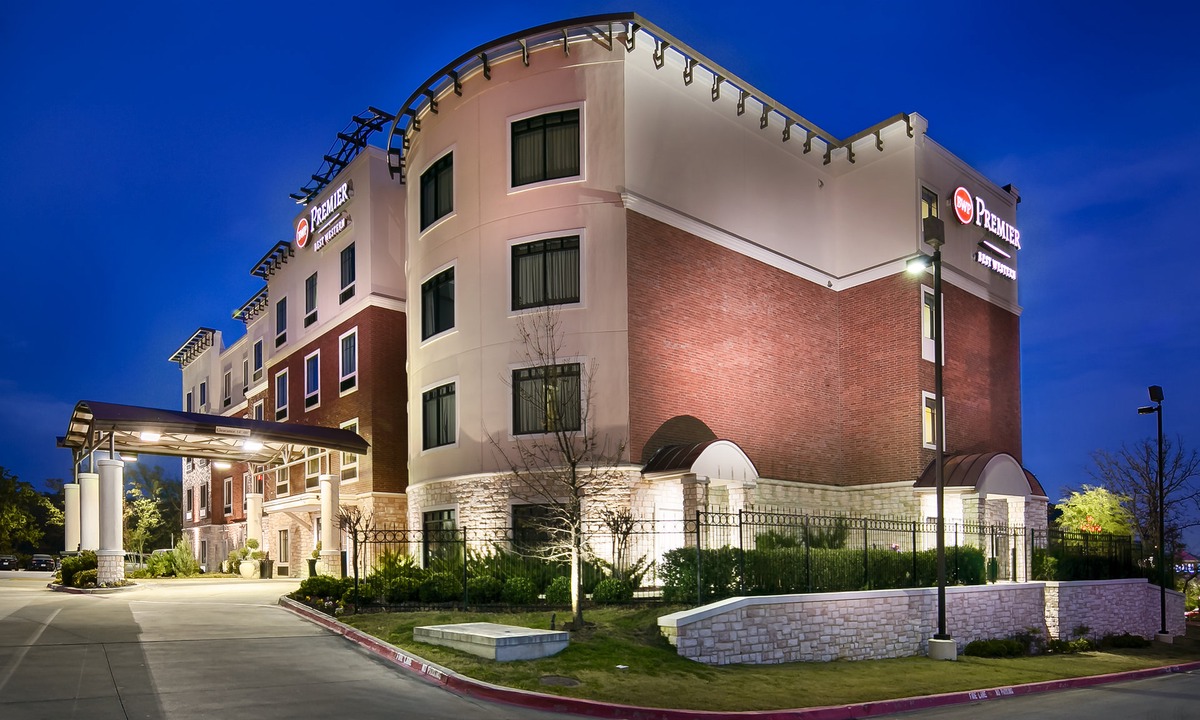 Denton Hotel | Best Western Premier Crown Chase Inn & Suites