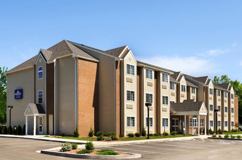 Bath Hotel | Microtel Inn & Suites Bath