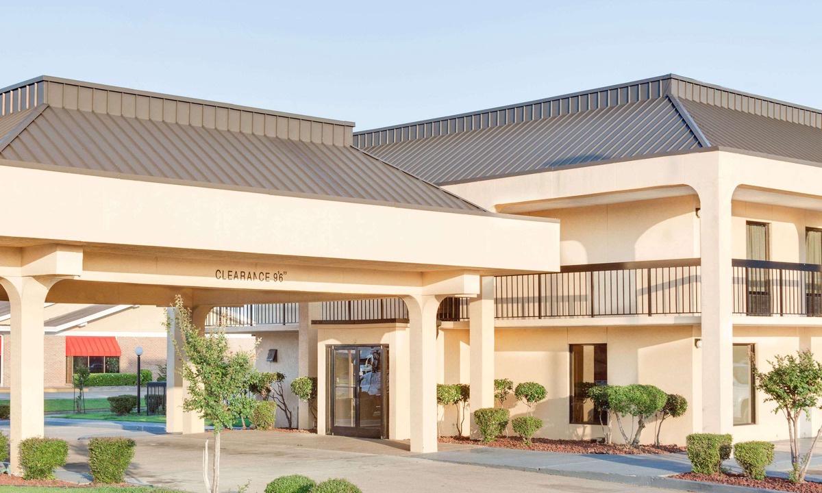 Greenville Hotel | Days Inn by Wyndham Greenville MS