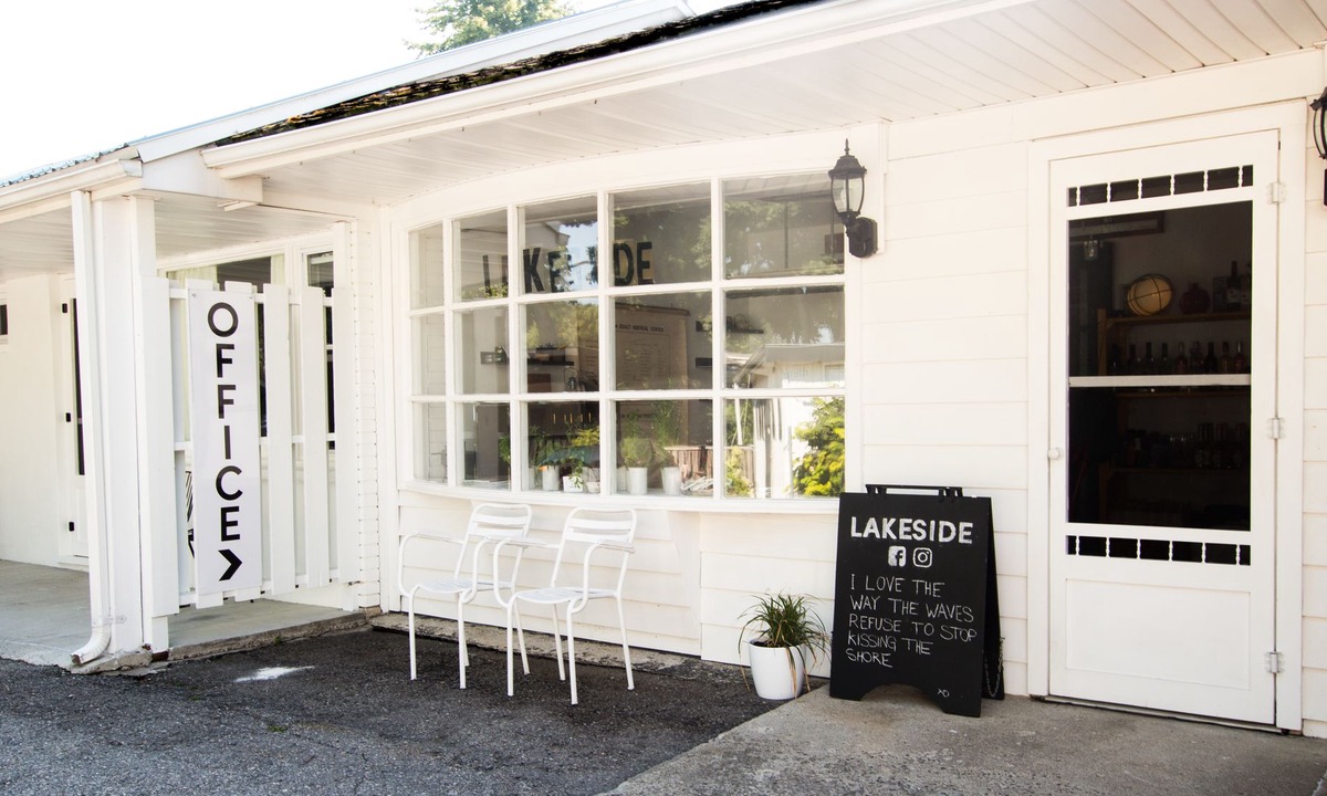 Wellington Hotel | Lakeside Motel