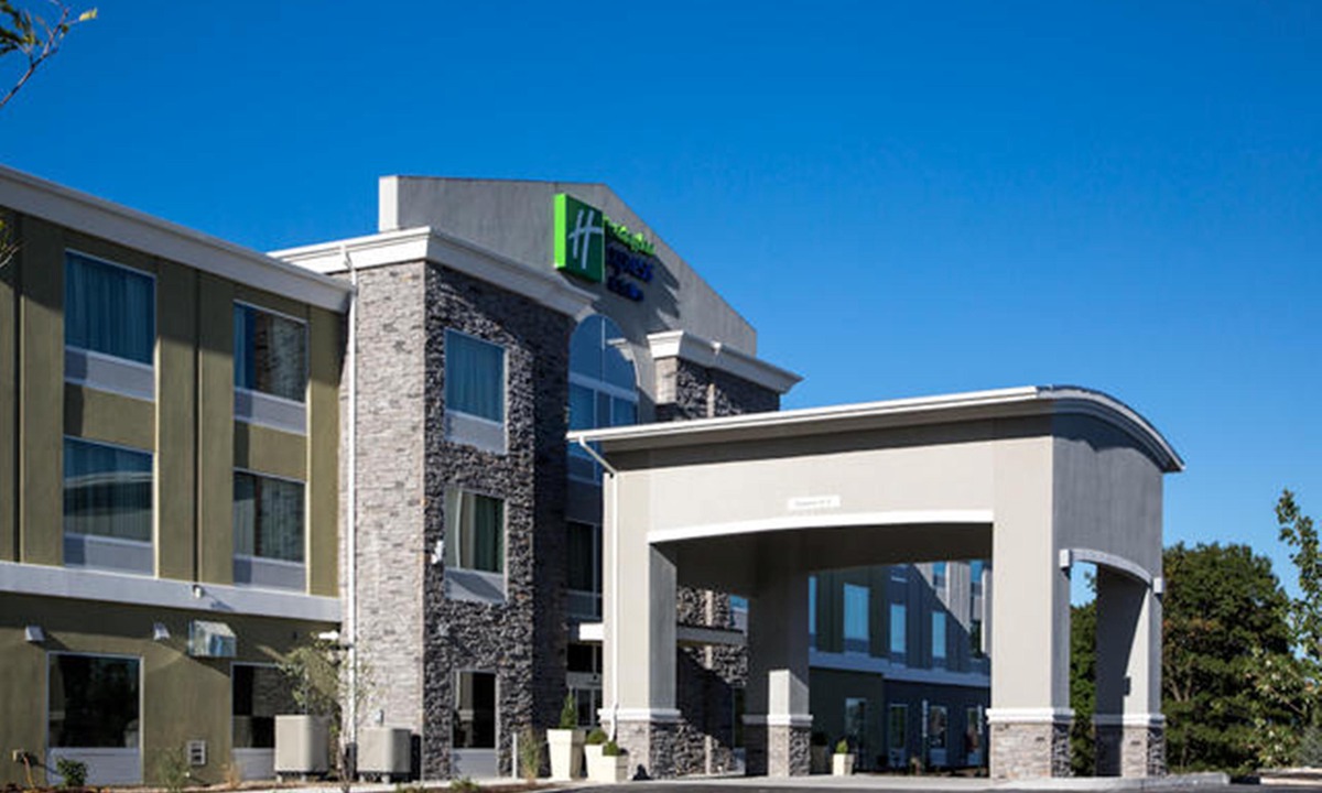 New Cumberland Hotel | Holiday Inn Express & Suites New Cumberland, an Ihg Hotel