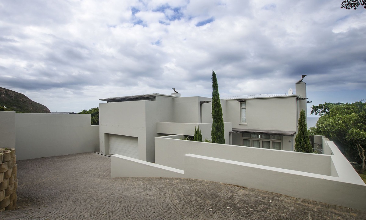 Glentana Hotel | 10 ELF Beach House