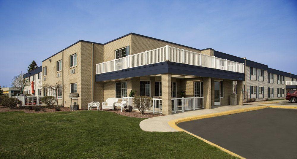 Manitowoc Hotel | Harbor Town Inn
