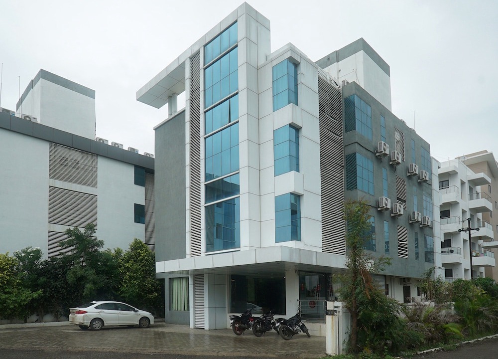 Shirdi Hotel | OYO 16354 Hotel Sai Srushti