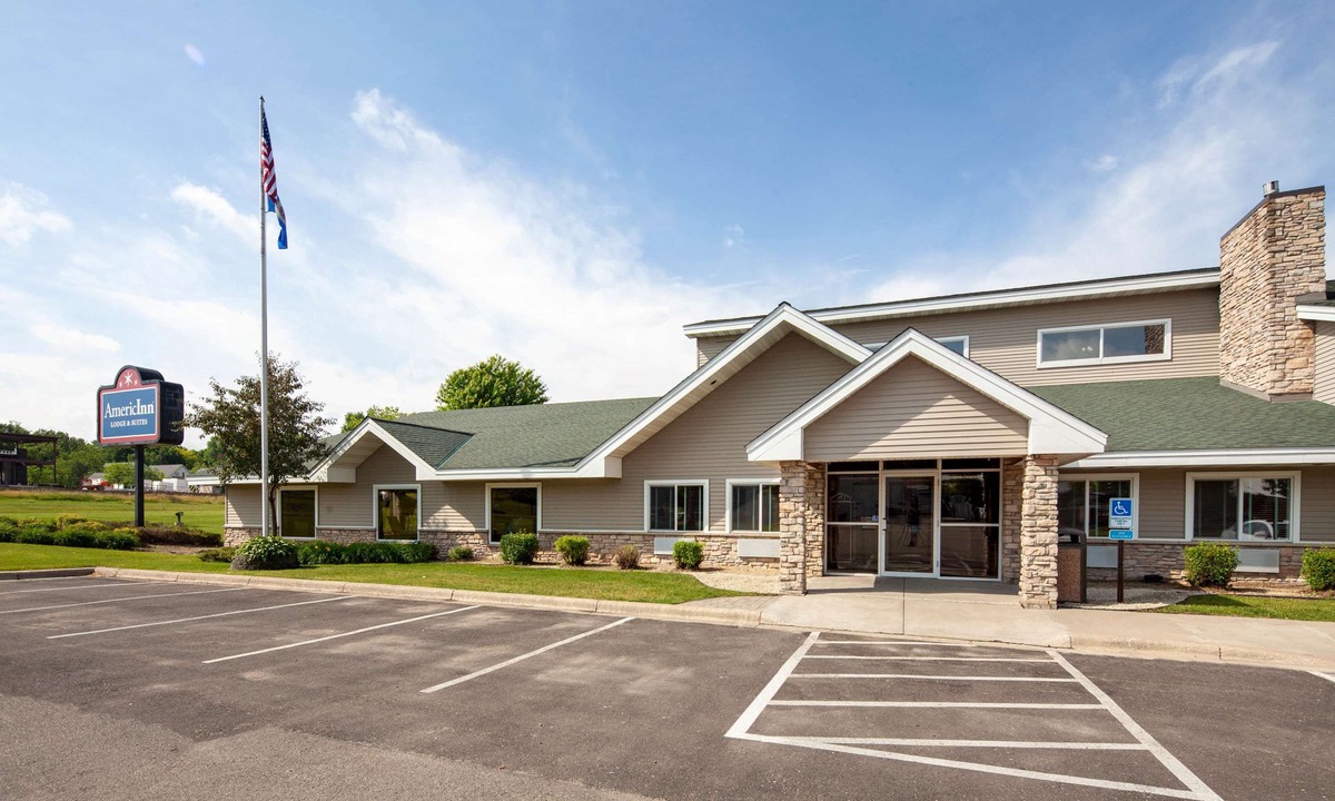 Northfield Hotel | AmericInn by Wyndham Northfield