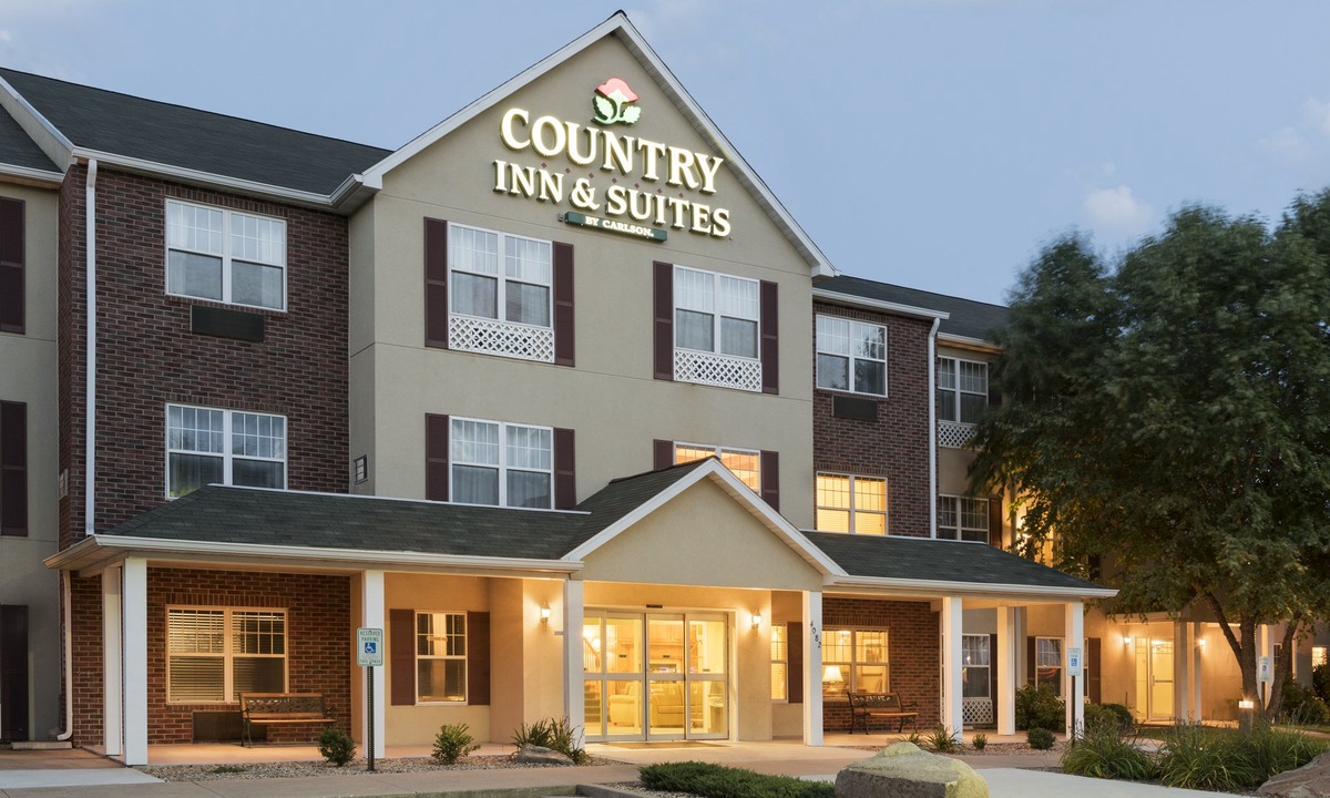 Mason City Hotel | Country Inn & Suites by Radisson, Mason City, IA