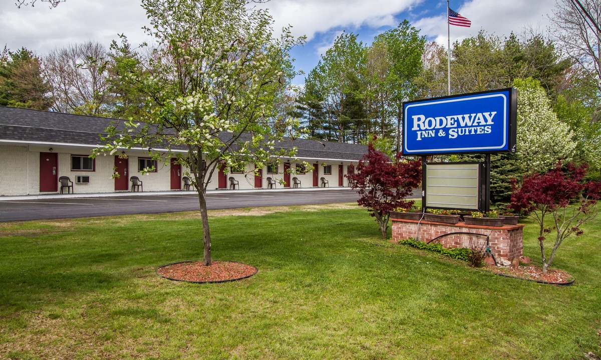 Brunswick Hotel | Rodeway Inn & Suites Brunswick Near Hwy 1