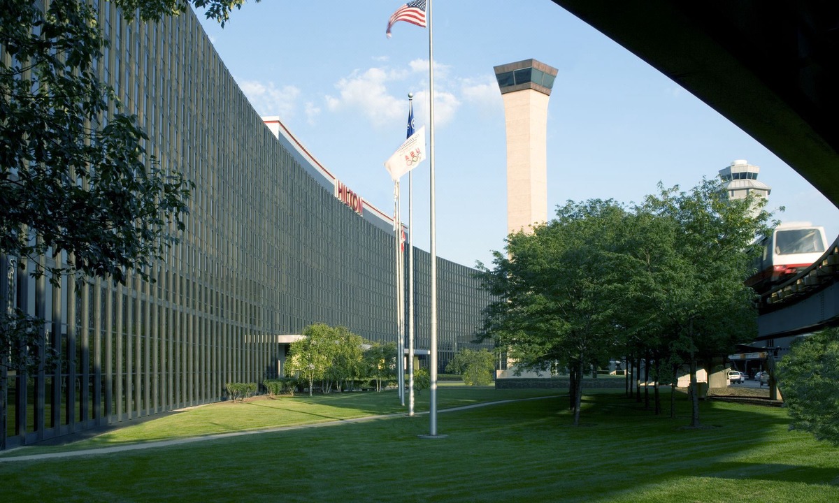 O'Hare Hotel | Hilton Chicago O'Hare Airport