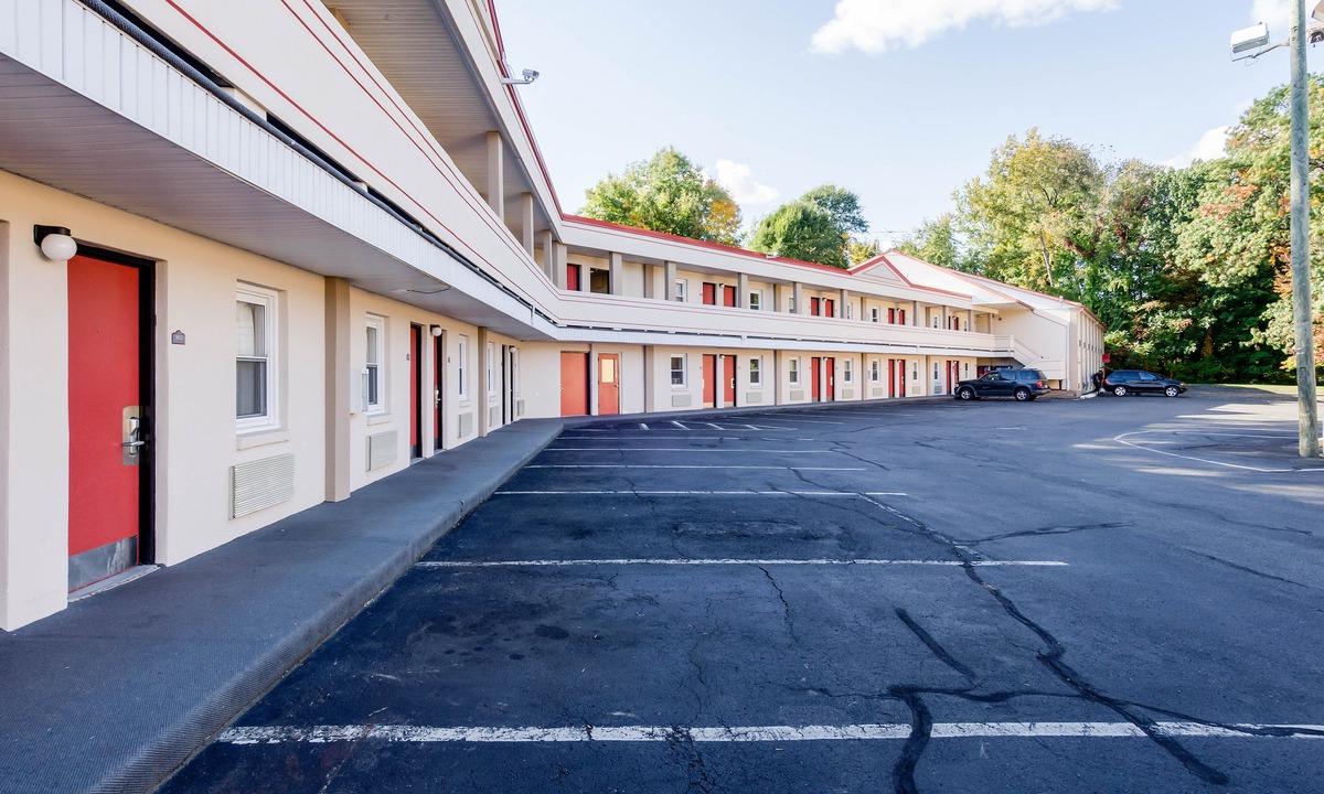 West Springfield Hotel | Econo Lodge West Springfield Hwy 5