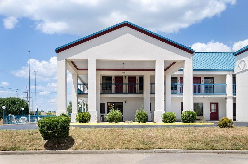 Somerset Hotel | Days Inn by Wyndham Somerset PA I-70 I-76