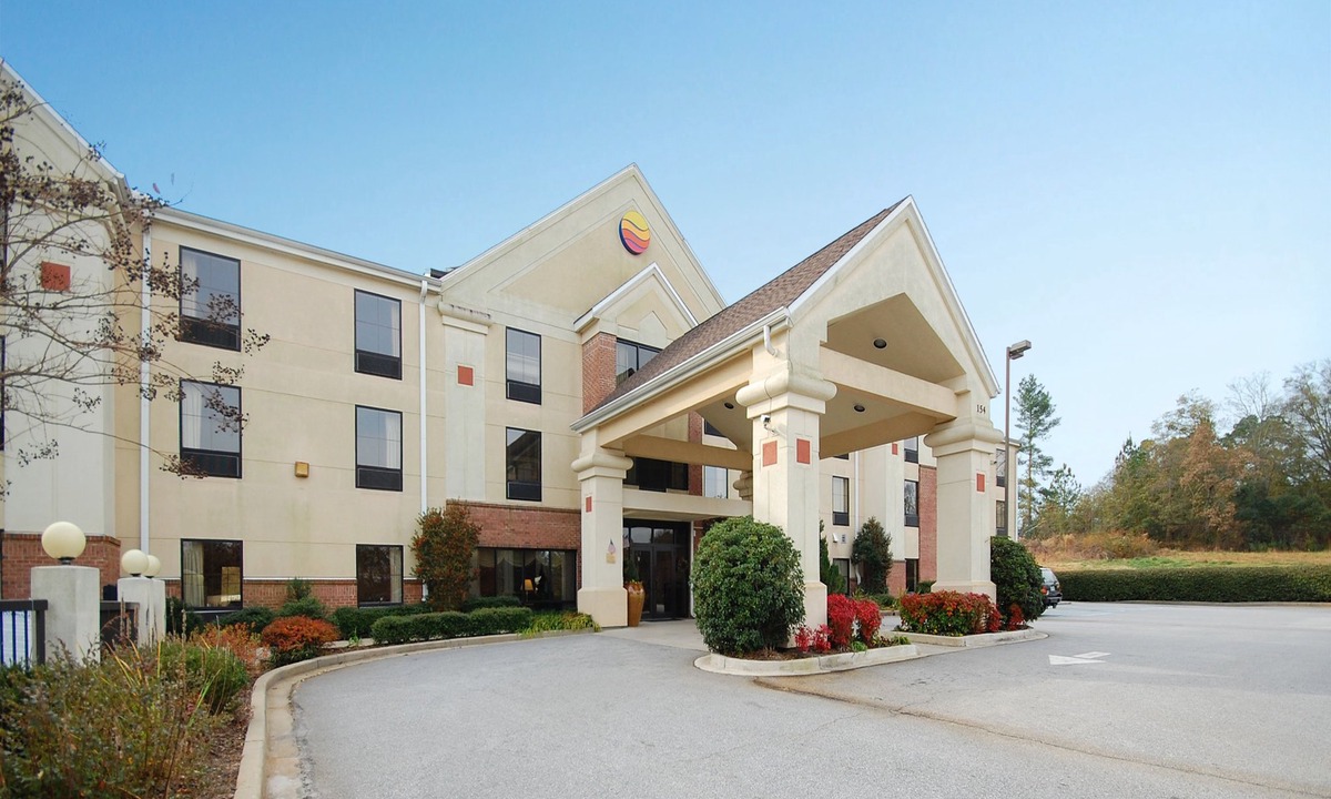 Valley Falls Hotel | Comfort Inn & Suites at I-85