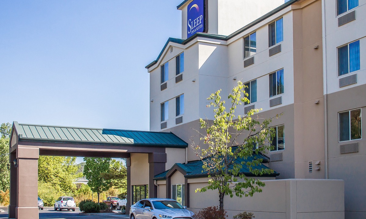 Roseburg Hotel | Sleep Inn & Suites Roseburg North Near Medical Center